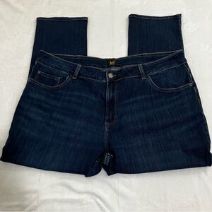 💗NWT- Lee Women’s Straight-Leg Mid-Rise Jeans – Dark Wash – 24W Short